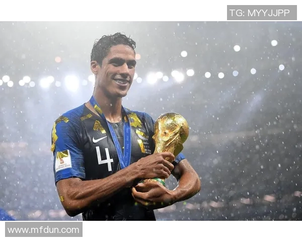 足球场上的歌声魅力揭秘那些唱歌好听的足球明星们