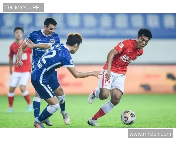 杭州足球队强势领跑联赛积分榜65分领先对手展现冠军实力