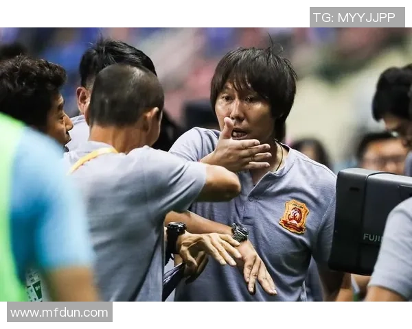 李铁足球明星背后的故事与成就解析 李铁足球明星背后的故事与成就解析