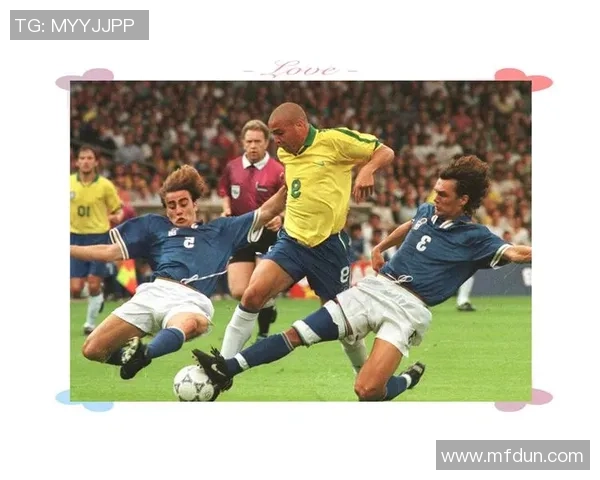 足球明星炫酷头像大赏展现球场风采与个性魅力的完美结合 足球明星炫酷头像大赏展现球场风采与个性魅力的完美结合